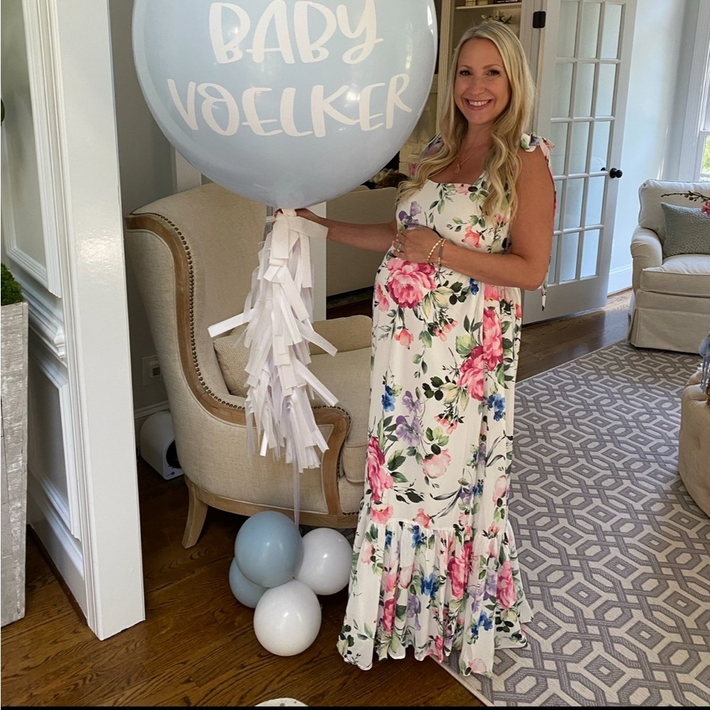 Perfect maternity baby shower dress